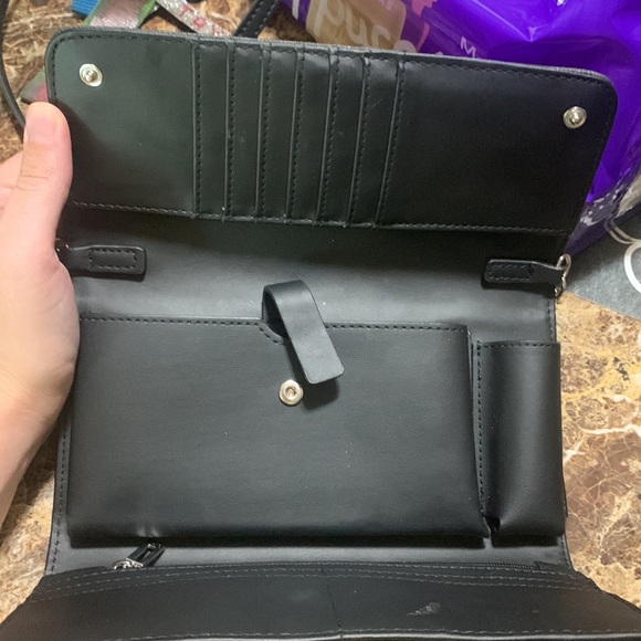 Guess wallet bag - Picture 2 of 4